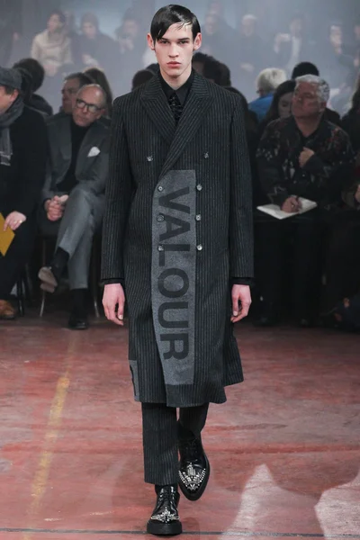 Look 4